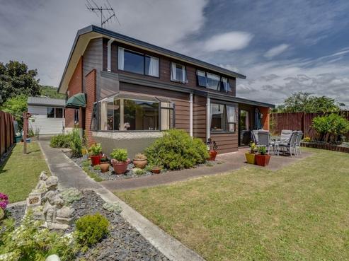 2/6 Koromiko Avenue, Stoke