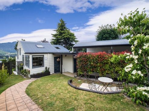 11A Avalon Crescent, Fernhill/Sunshine Bay