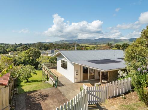 82 Howard Road, Orere Point