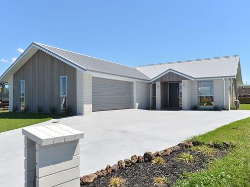 70 Stace Hopper Drive, One Tree Point