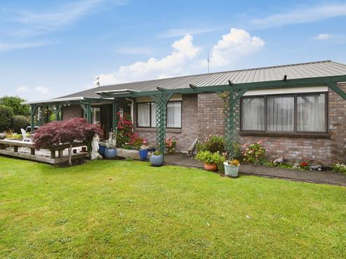 11 Kingdom Drive, Fairy Springs
