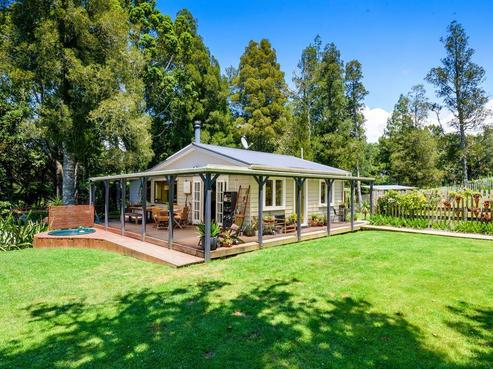 128 Bodhisattva Road, Waitoki