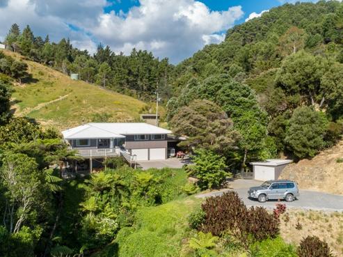 696 Thames Coast Road, Tapu