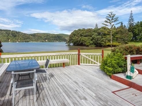 106 Awarua Place, Whangamata