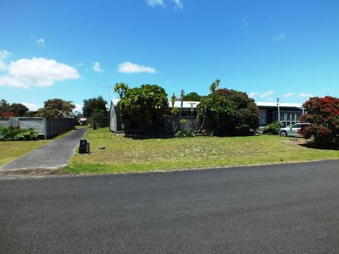 137 Kowhai Avenue, Matarangi