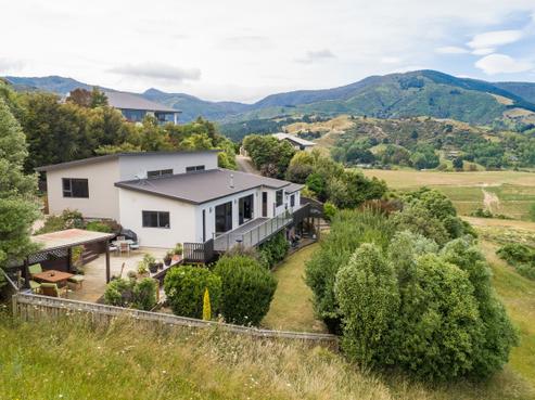 13 Windsor Drive, Britannia Heights