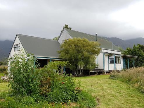 329 Poerua Valley Road, Harihari