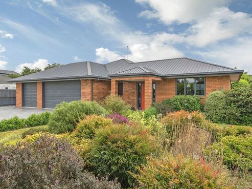 27 Bowie Drive, Woodend