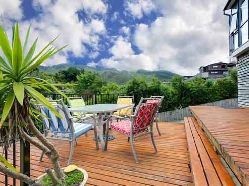 6 Ronald Scott Grove, Riverstone Terraces