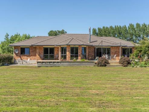 181F Willow Park Drive, Opaki
