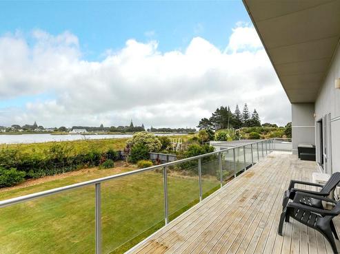 89E Leslie Street, Waitara