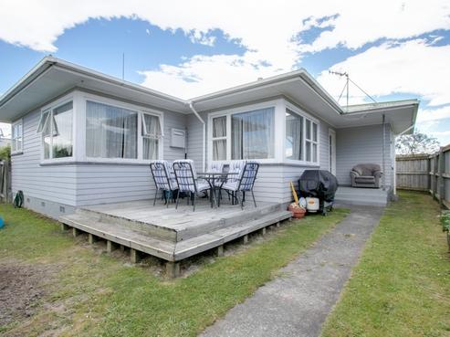 28 Clarence Cox Crescent, Pirimai