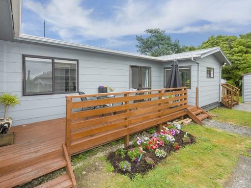 6 Pearl Grove, Birchville
