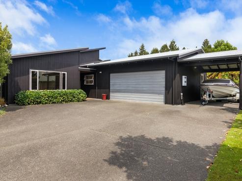 31 Lakemere Way, Kinloch
