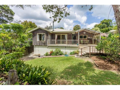 26A The Grove, Titirangi