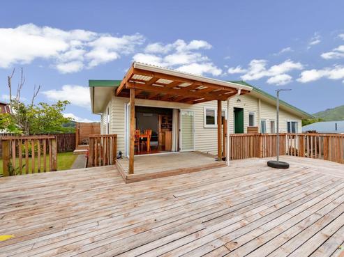 13 Radiata Grove, Brown Owl