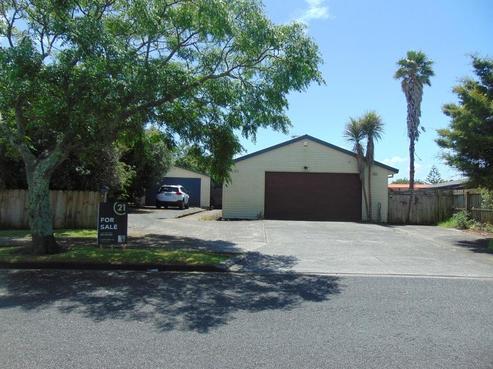9 Bill Phillip Place, Clendon Park