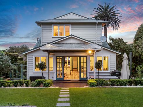 10 Rangitoto Terrace, Milford
