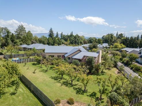 9 Orchard Grove, East Taieri