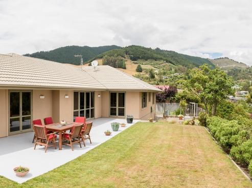 7 Olympus Way, Richmond