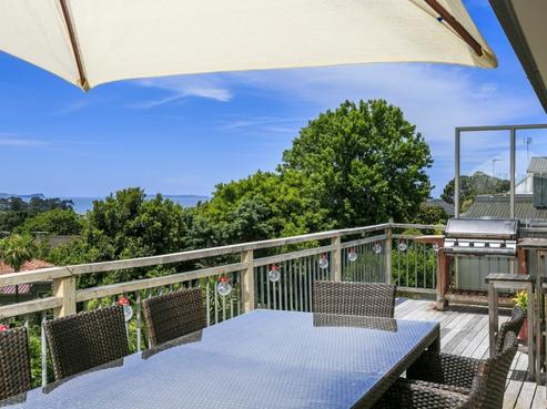 2/14 Ridge Road, Waiake