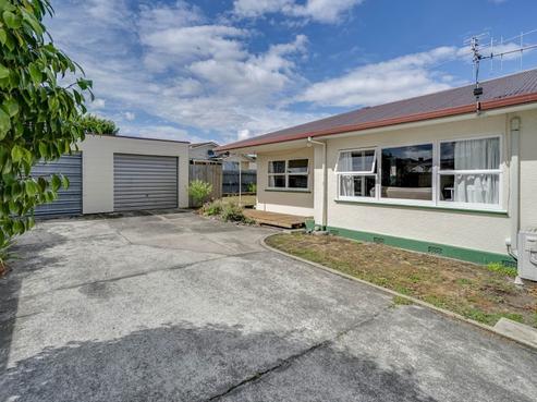 2/7 Tennyson Crescent, Stoke