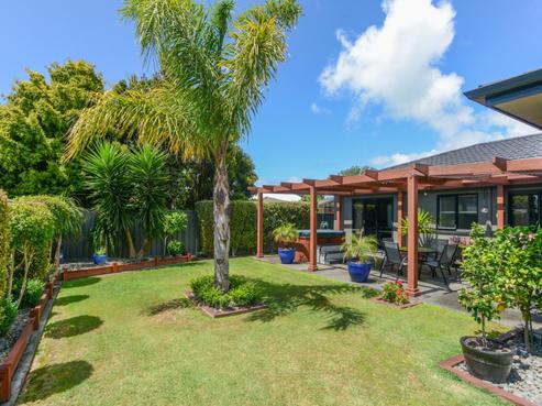 25 Heynes Place, Clive