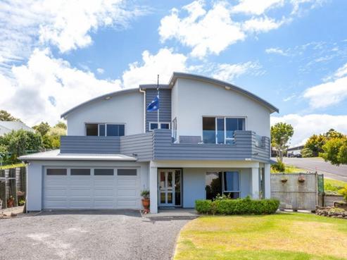 301 The Drive, Whangamata