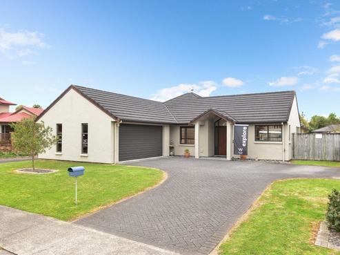 11 Stoneleigh Drive, Chartwell