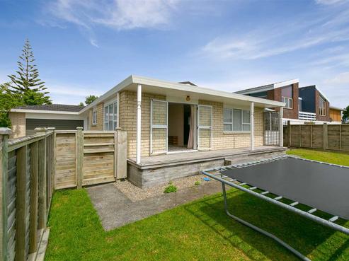 22 Tiverton Crescent, Whalers Gate