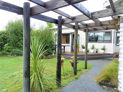 708 Beech Road, Akina