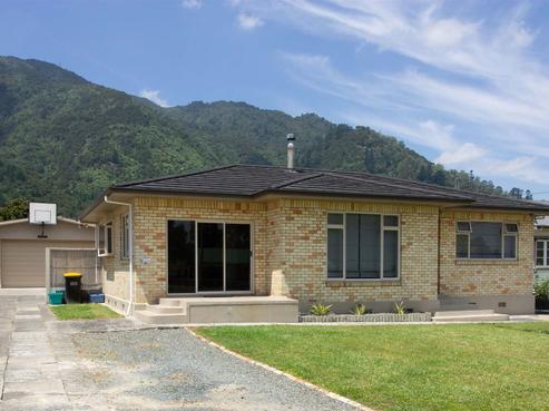 22 Farmer Street, Te Aroha