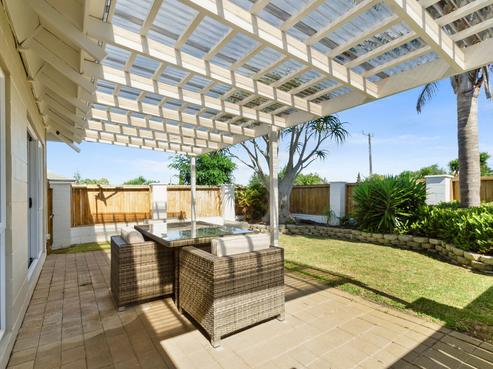 2/10 Park Estate Road, Rosehill