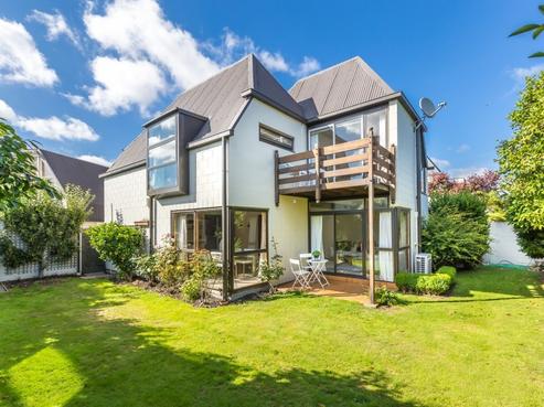 2/76 Memorial Avenue, Ilam