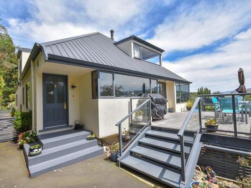 12 Roger Street, Macandrew Bay