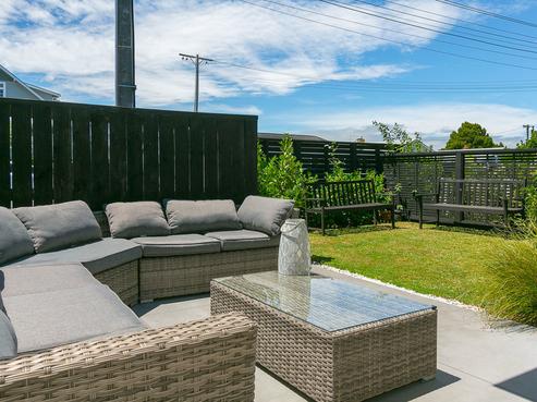 18 Paynters Avenue, Strandon