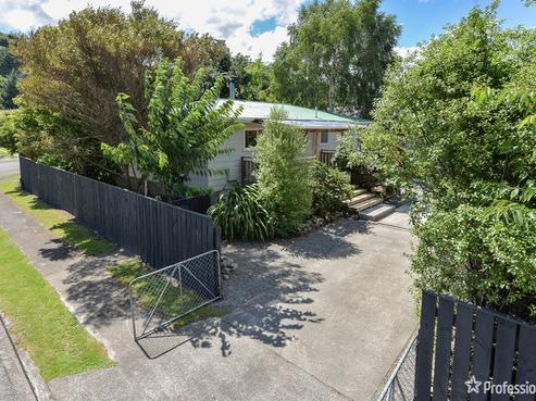 16 Churchill Crescent, Featherston