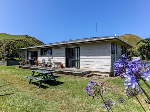 1 Briscoe Street, Awakino