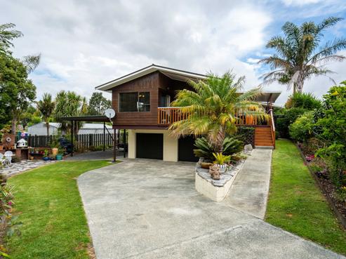 8 Prion Place, One Tree Point