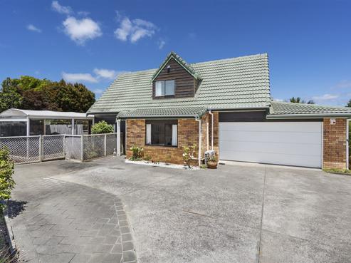 16 Pinewood Grove, Botany Downs