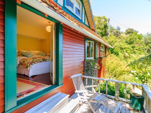 17 Pitoitoi Road, Days Bay
