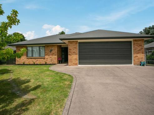 14 Grace Avenue, Leamington
