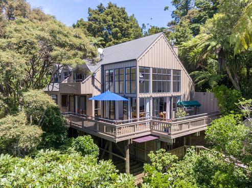 95 Scenic Drive, Titirangi