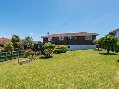 14 Gwenand Place, Botany Downs