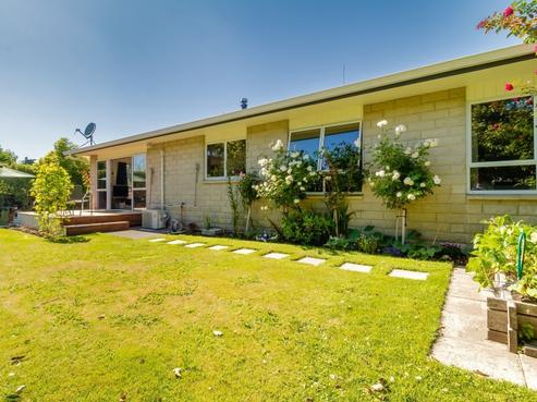 2/1 Eglinton Place, Havelock North