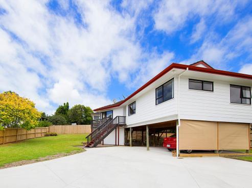 54 Meadowood Drive, Unsworth Heights