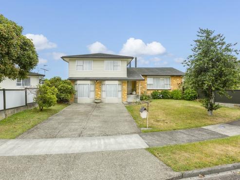 11 Omaha Grove, Totara Park