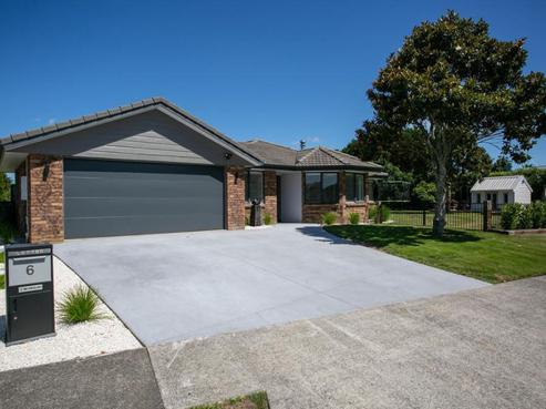 6 De La Mare Drive, Leamington