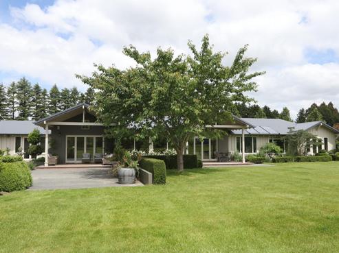 21 Hills Road, Winchmore