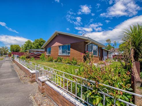 1/53 Ambleside Drive, Burnside